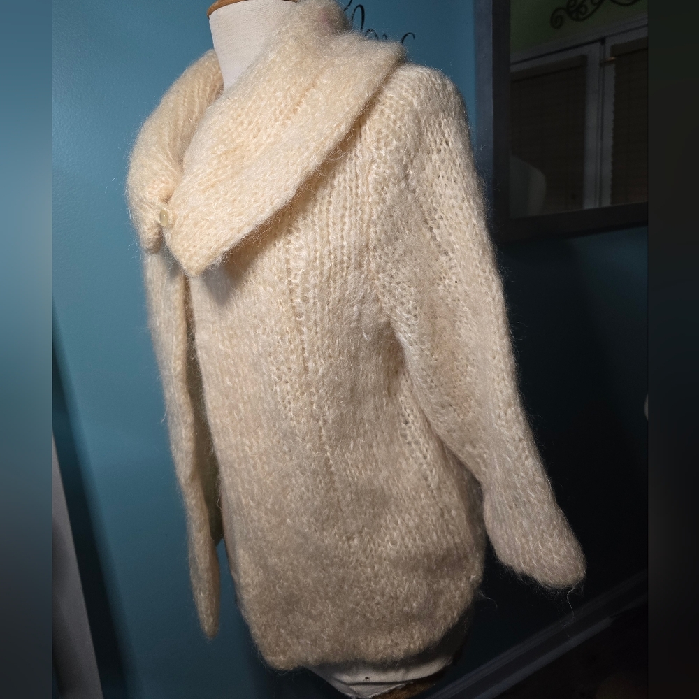 Breath-taking Handmade Ultra Plush Mohair Cardigan Sweater - Picture 2 of 5